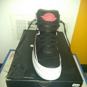 Air Jordan Retro 2